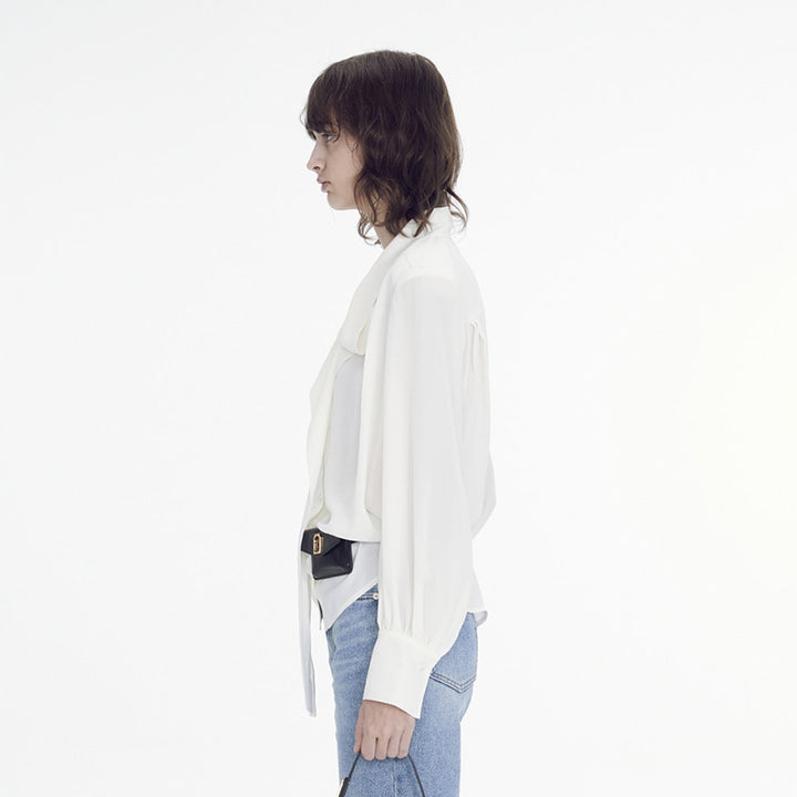 Blouse élégante pour femmes avec lien et détails modernes Chic & Stil