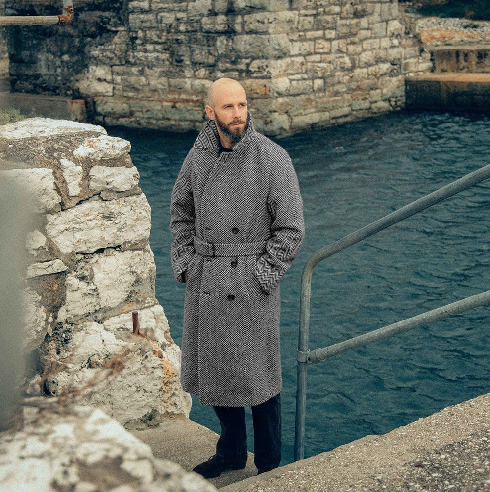 Wool coat for men with an elegant herringbone pattern Lune London