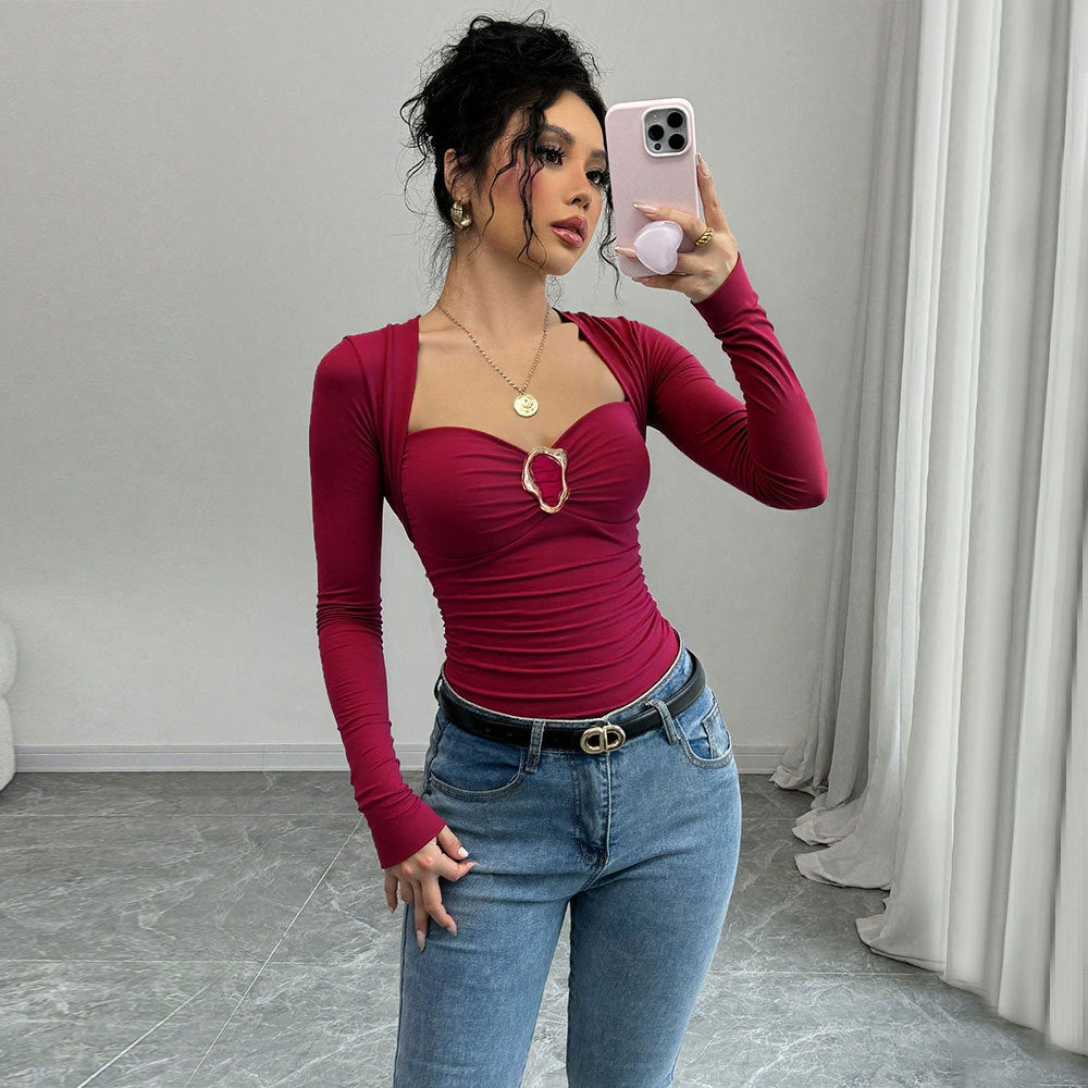 Le corps épouse les formes pour femmes avec décolleté en cœur élégant et détails drapés Chic & Stil