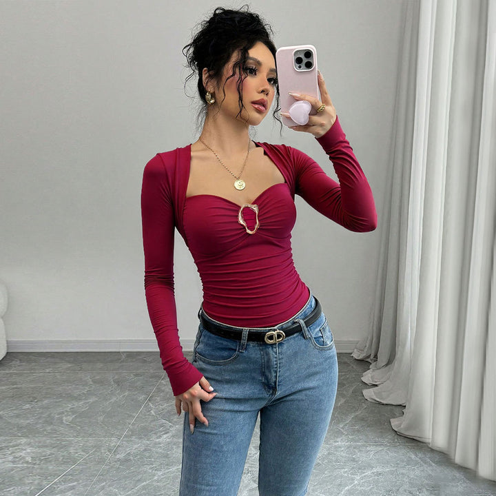 Le corps épouse les formes pour femmes avec décolleté en cœur élégant et détails drapés Chic & Stil