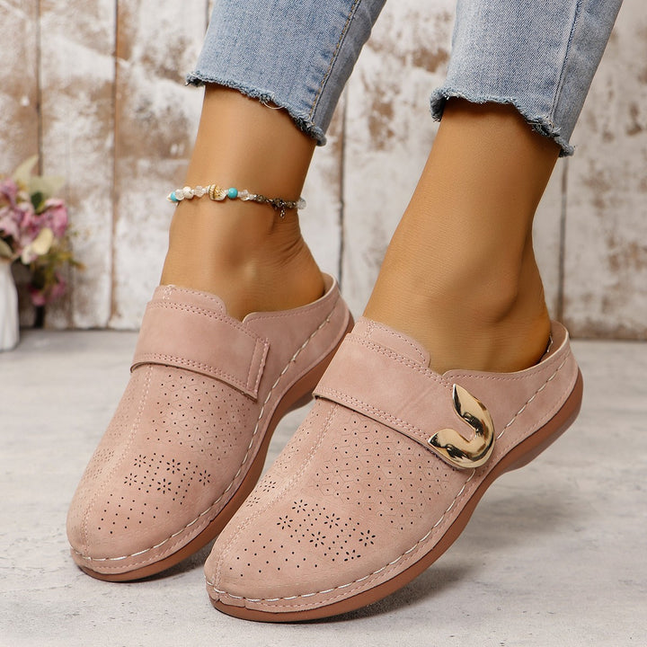 Women Breathable Clogs with trendy perforations and an adjustable strap Lune London