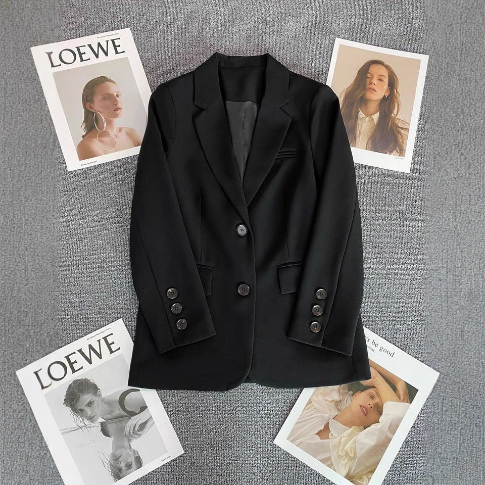 Blazer Élégant pour Femmes avec Une Coupe Tendance et Des Boutons Décoratifs Chic & Stil