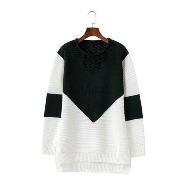 Knitted oversized sweater for women with a modern geometric design and a breathable structure Lune London.