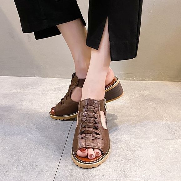 Trendy lace-up sandals for women with open toe and comfortable block heel Lune London
