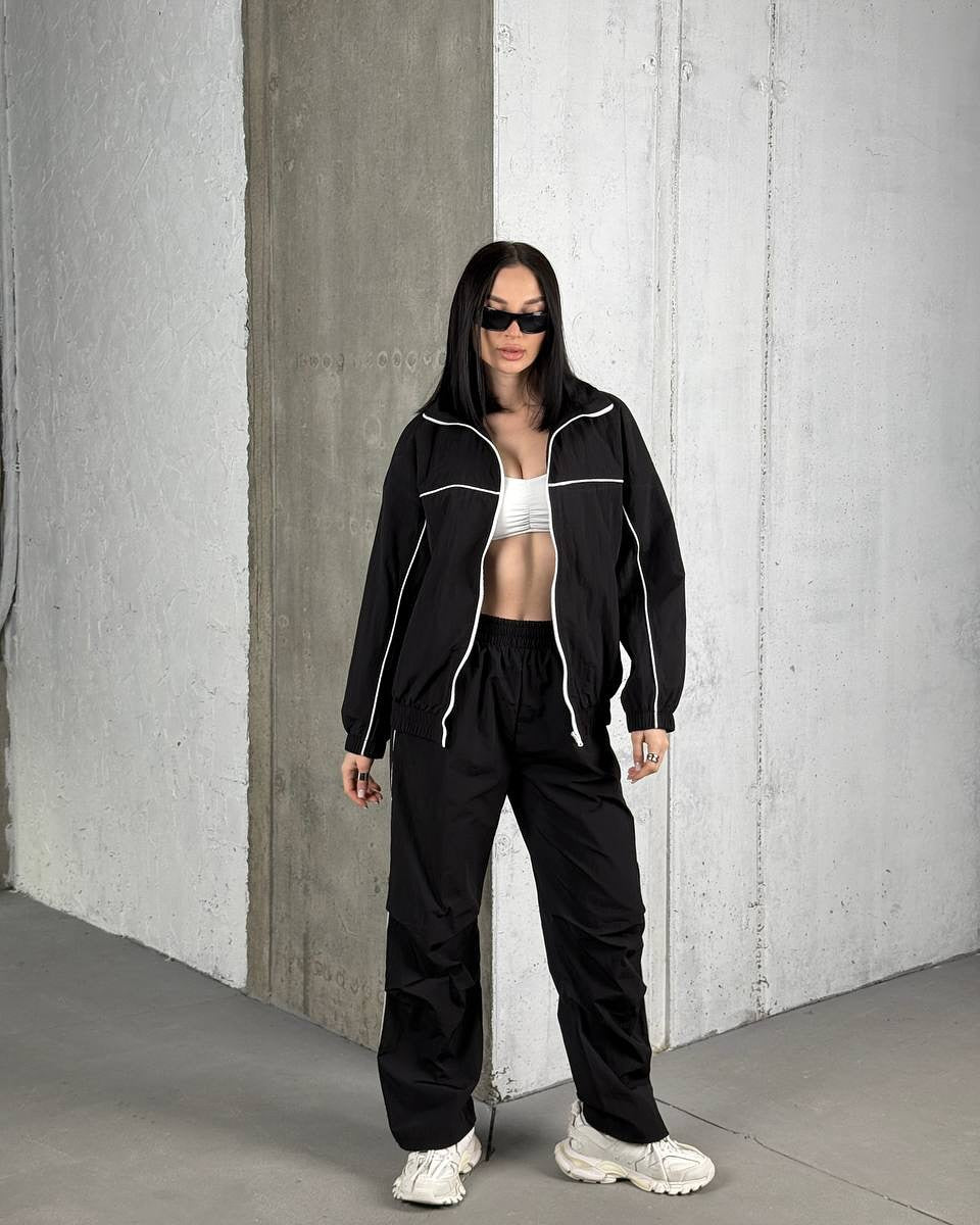 Sports leisure set for women with breathable fabrics and elastic waistband Lune London