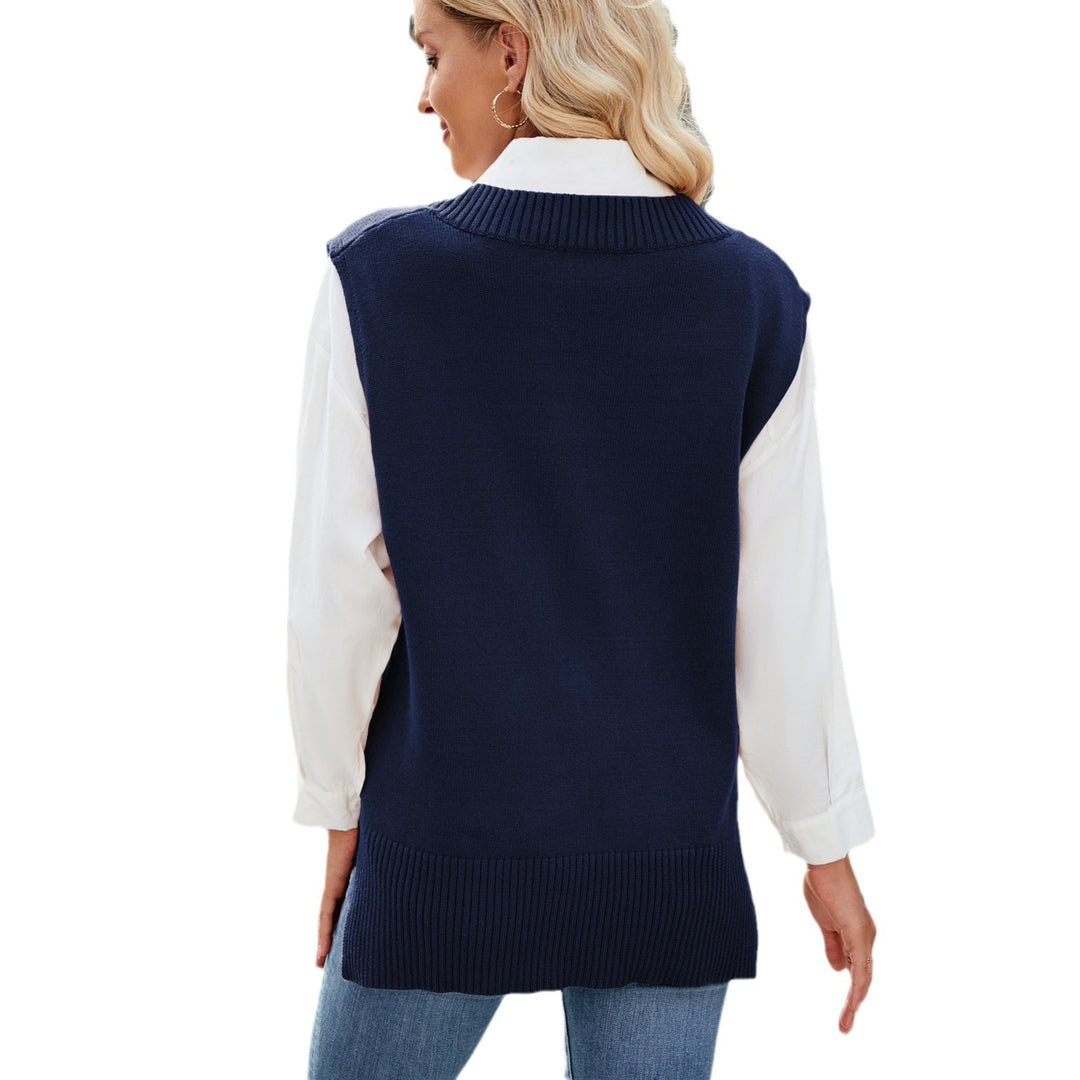 Ladies elegant sleeveless knit sweater with V-neck and relaxed fit Lune London