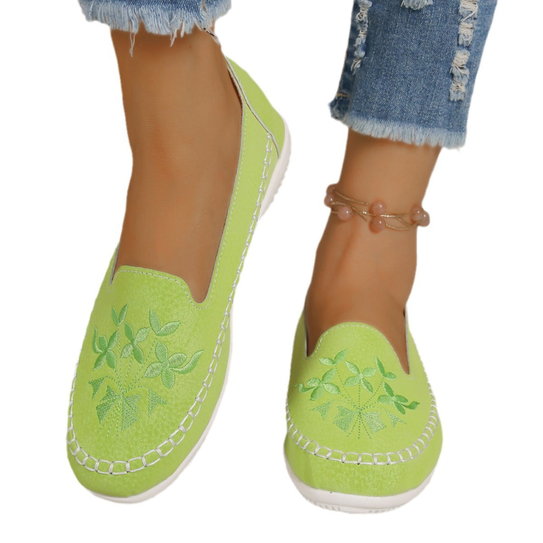 LADIES Moccasins with embroidered floral design and non-slip sole Lune London