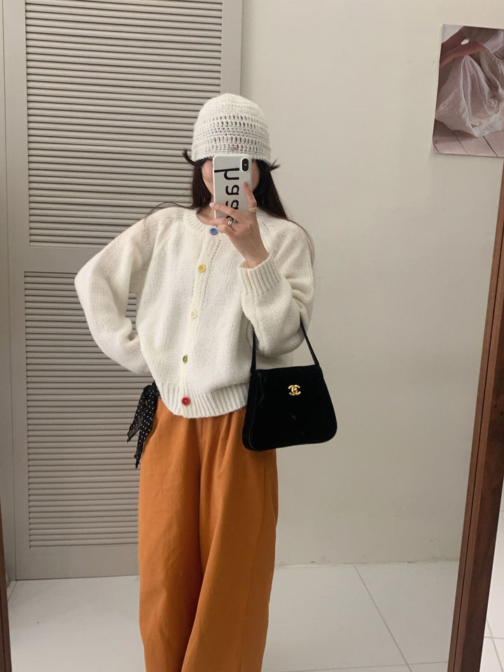 Ladies Comfortable Knit Pullover with Colorful Buttons and a Casual Fit Lune London