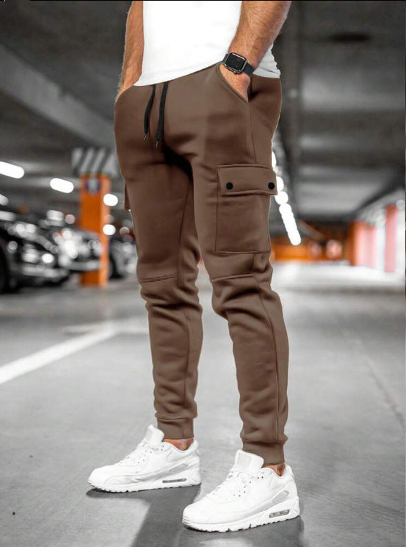 Cargo sweatpants for men with versatile pockets and modern cut Lune London