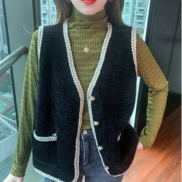 Knitted cardigan for women with decorative buttons Lune London