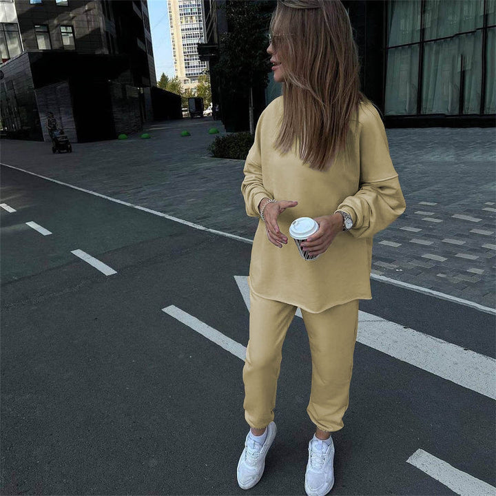 Ladies Comfortable Loungewear Set with Oversized Sweatshirt and Elastic Pants Lune London