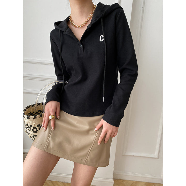 Ladies hoodie with button placket and casual fit Chic & Stil