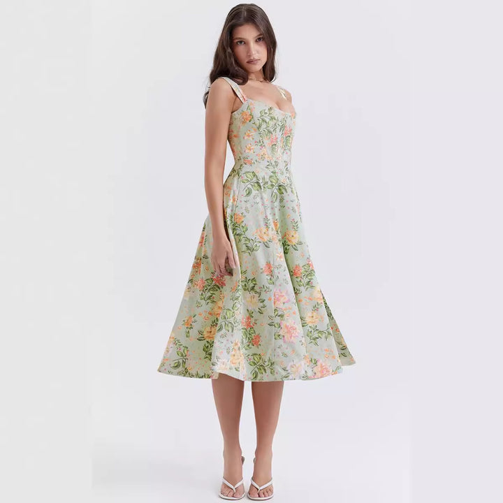 Elegant summer dress for women with floral accents and high slits Chic & Stil