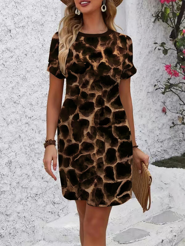 Women casual short sleeve dress with floral motifs and comfortable cut Lune London