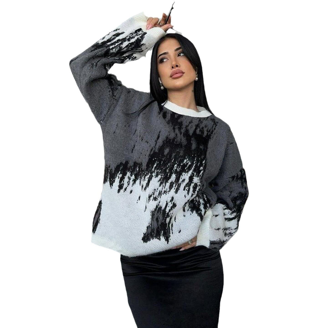 Comfortable sweater for women with modern gradient colors Lune London