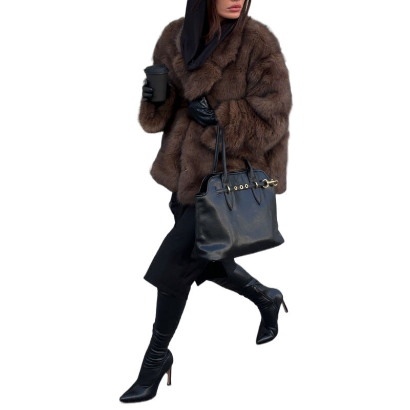Luxury faux fur coat for women with elegant cut Lune London
