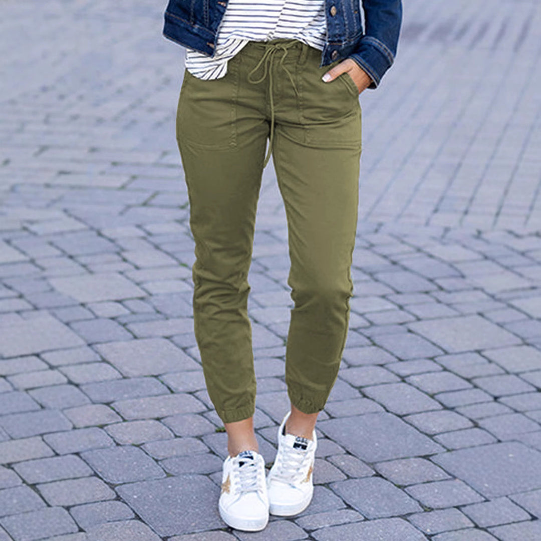 Comfortable cargo pants for women with elastic waist and practical pockets Lune London