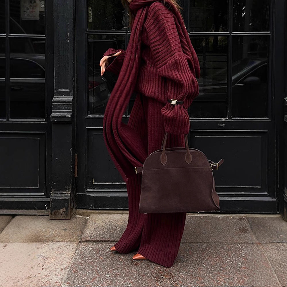 Women knit outfit with wide legs and oversized top Lune London
