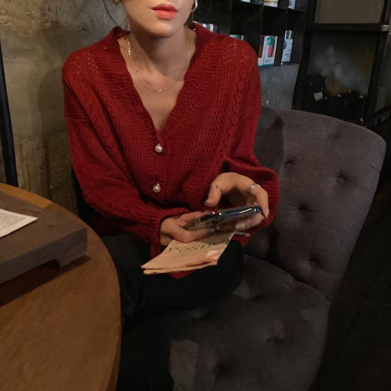 Casual knit jacket for women with an elegant cable pattern and large buttons Lune London
