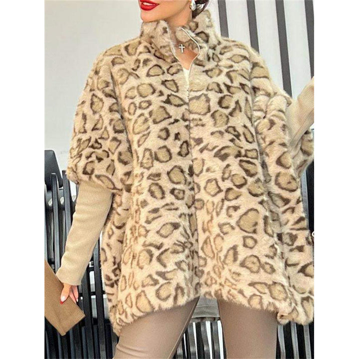Ladies Elegant Plush Jacket with Leopard Pattern and Chic High Collar