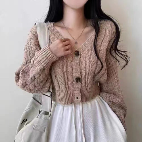 Short knit jacket for women with cable pattern and classic buttons Lune London