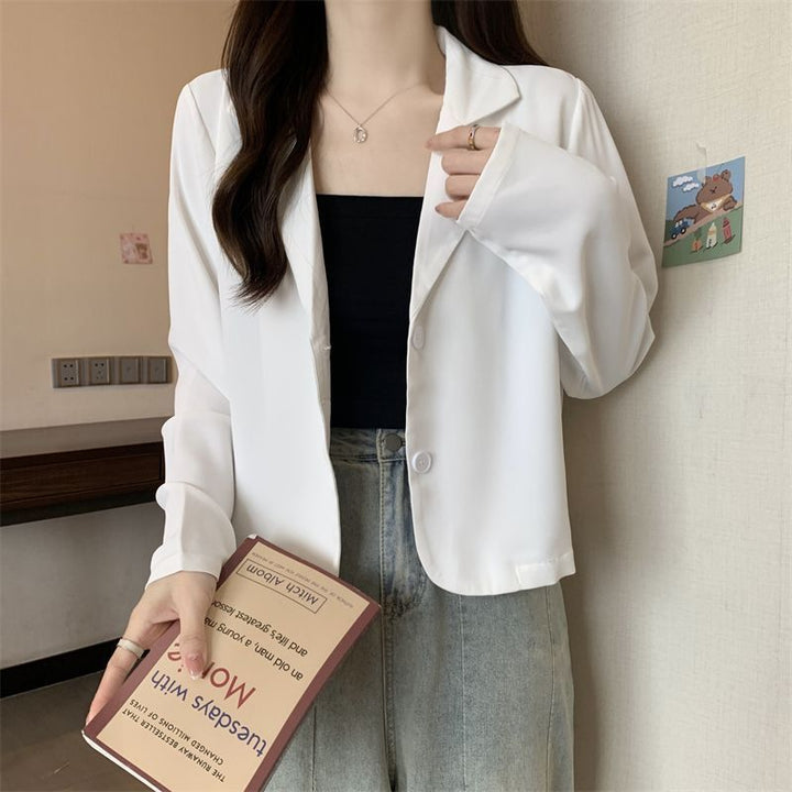 Veste courte élégante pour femme avec un col à boutons Chic & Stil