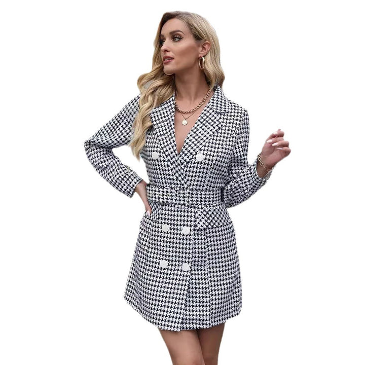 Ladies Classic Check Blazer with Modern Cut and Fitted Silhouette Lune London