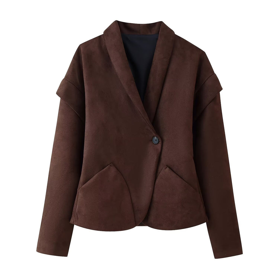 Veste blazer féminine tendance avec un large revers et des poches à rabat décoratives Lune London
