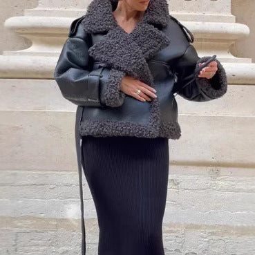 Faux fur jacket for women with stylish details and an oversized fit Lune London