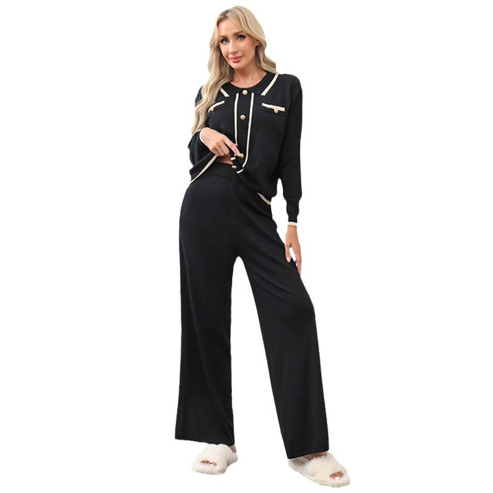 Elegant and comfortable knitted loungewear set for women with fine details Lune London