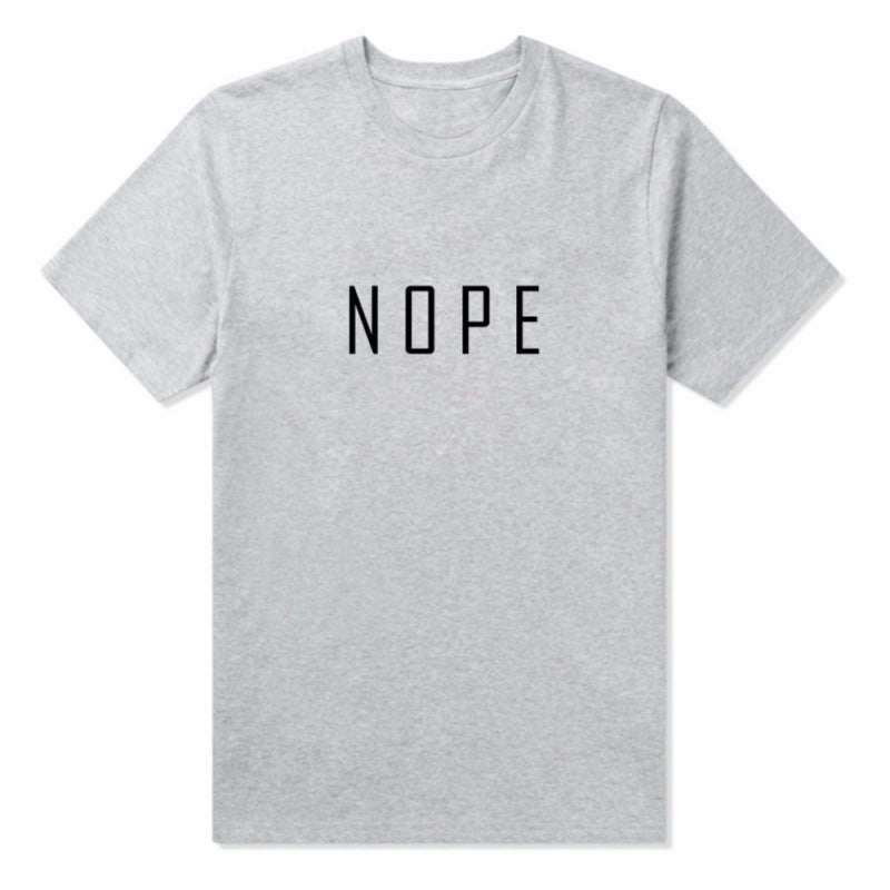 T-shirt pour femmes avec un lettrage moderne accrocheur Chic & Stil