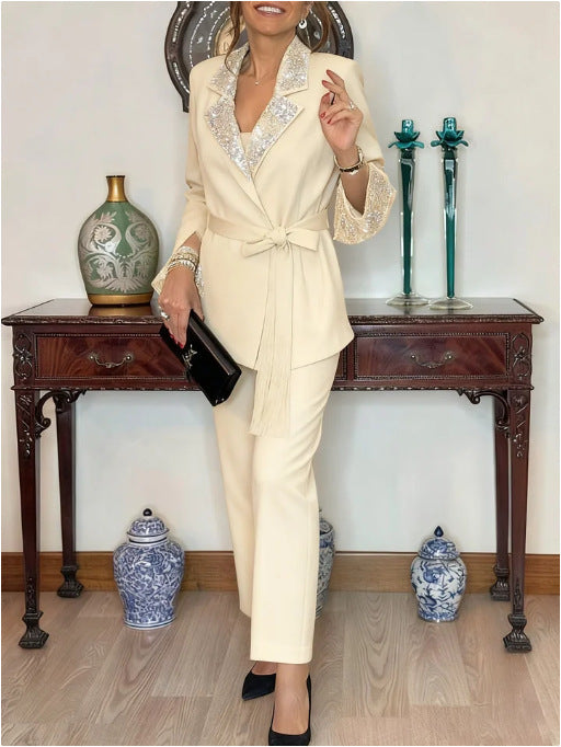 Costume Élégant pour Femmes avec Rebords Scintillants Chic & Stil