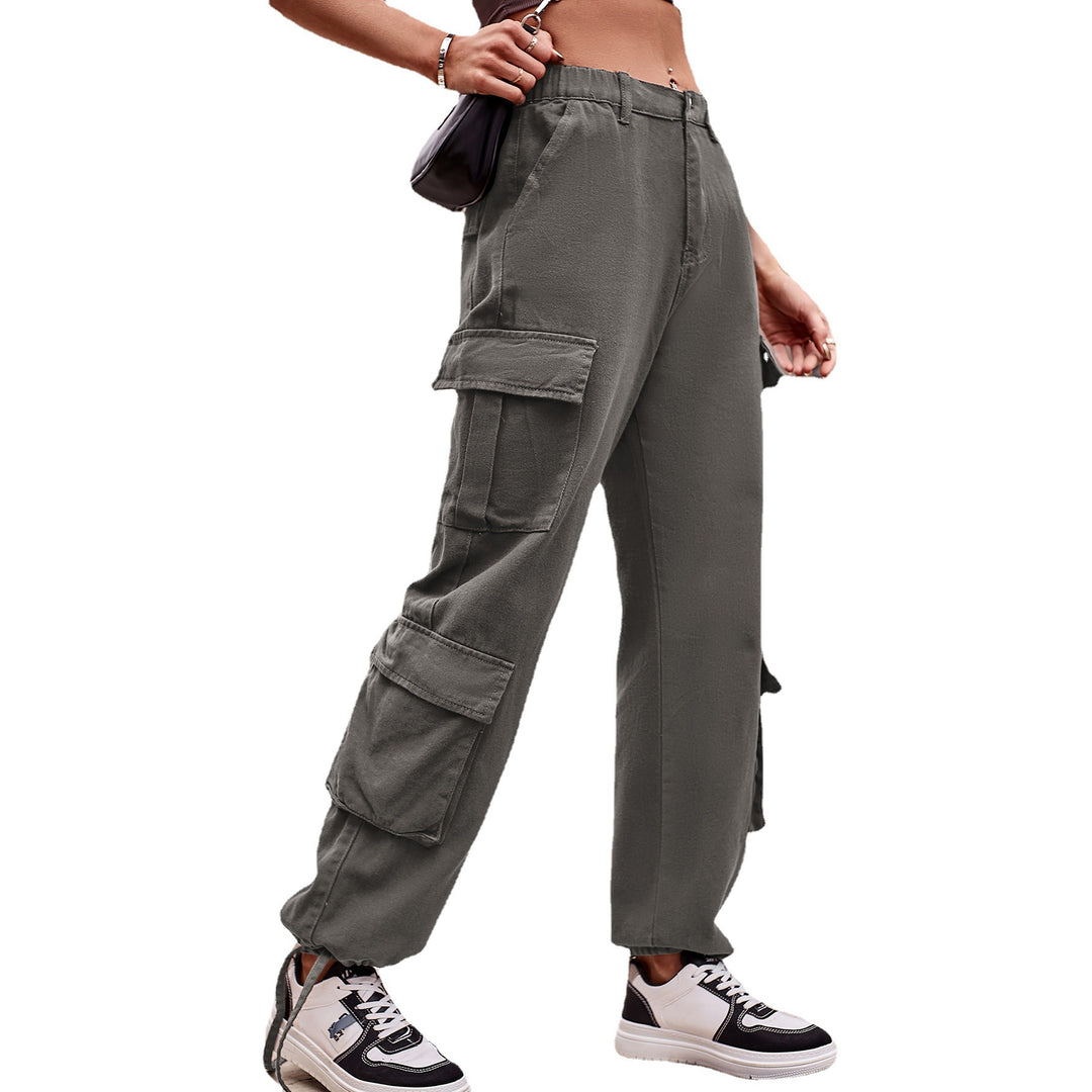 Women's cargo pants with an innovative cut and practical pockets Lune London