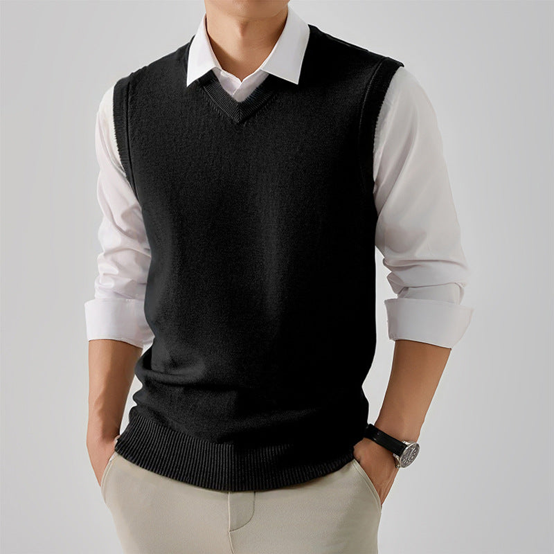 Stylish men's V-neck sweater vest Lune London