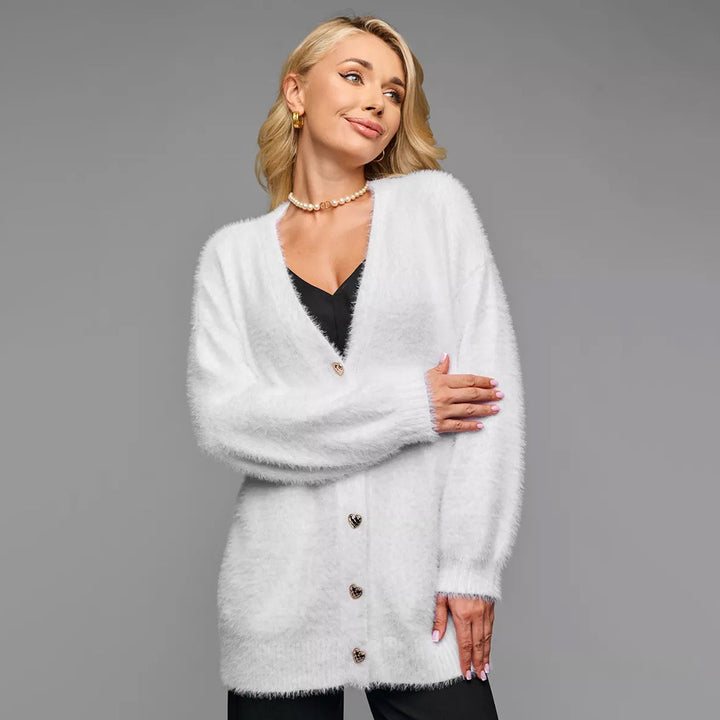 Cardigan surdimensionné pour femmes avec boutons en forme de cœur et matériau doux Chic & Stil