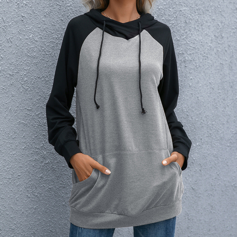 Casual hooded sweatshirt for women with pockets and sporty raglan cut Lune London