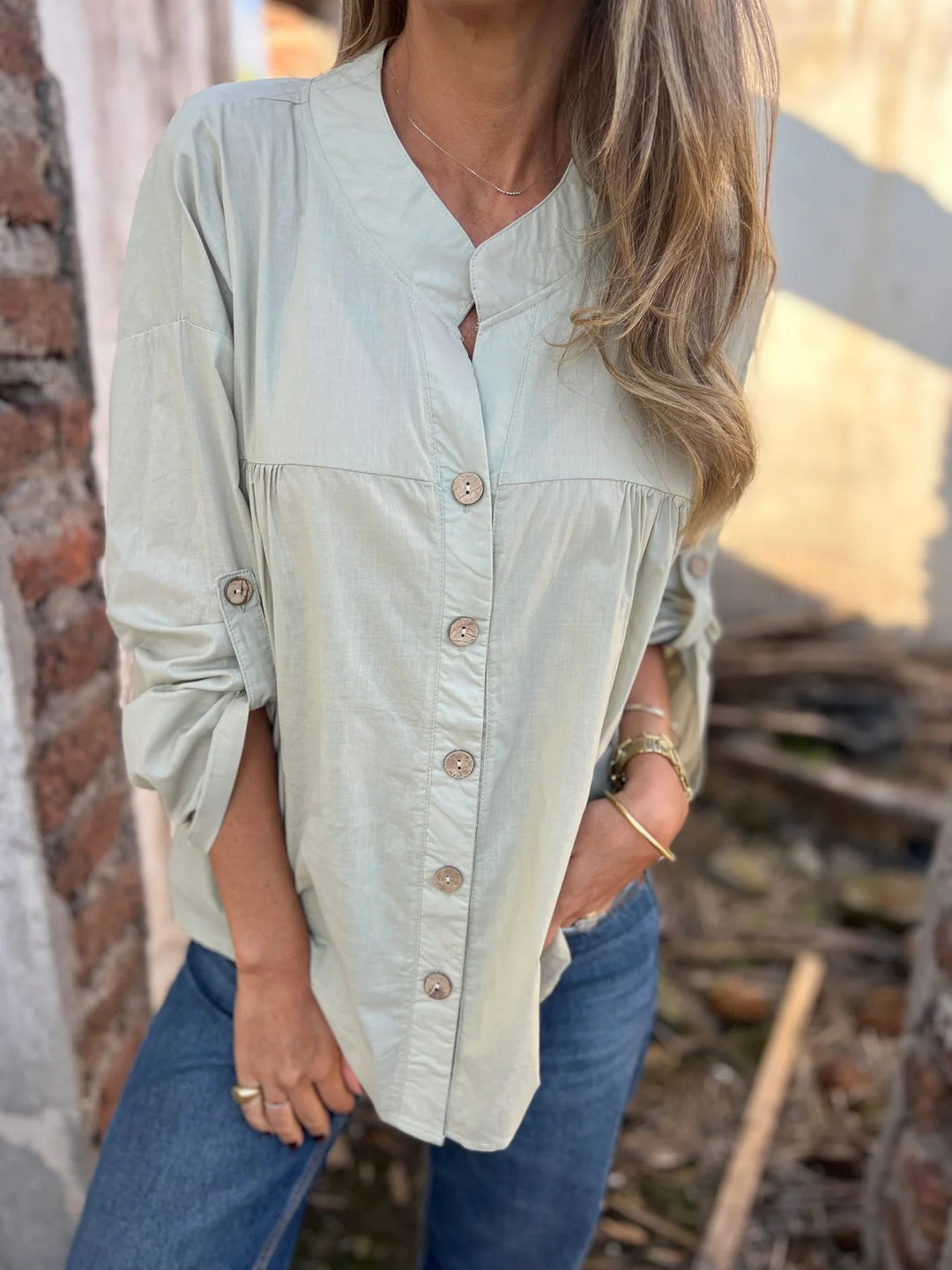 Cotton blouse for women with button closure and comfortable fit Lune London