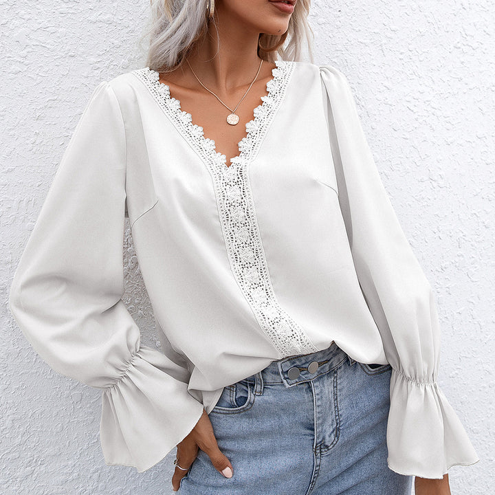 Elegant blouse for women with lace details and flared sleeves Lune London
