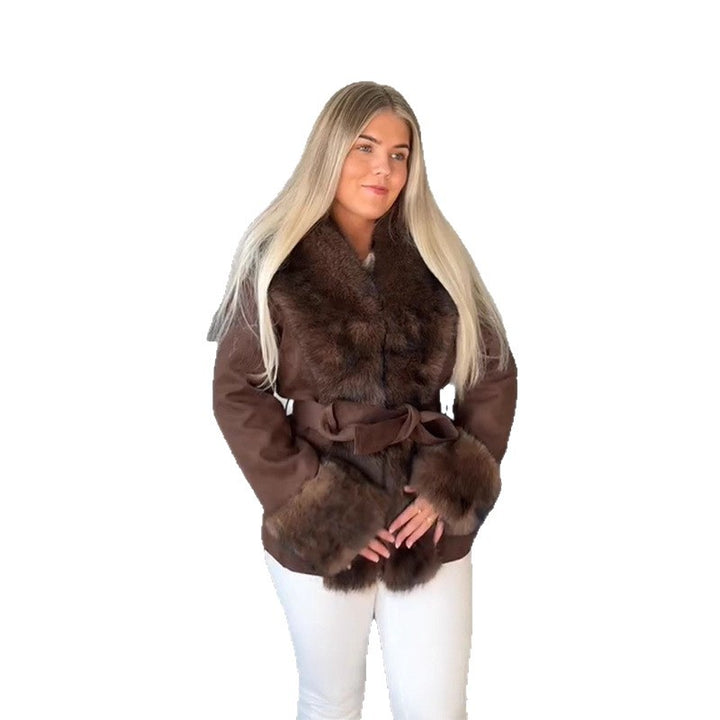 Manteau en fausse fourrure luxueux pour femmes avec ceinture à la taille Chic & Stil