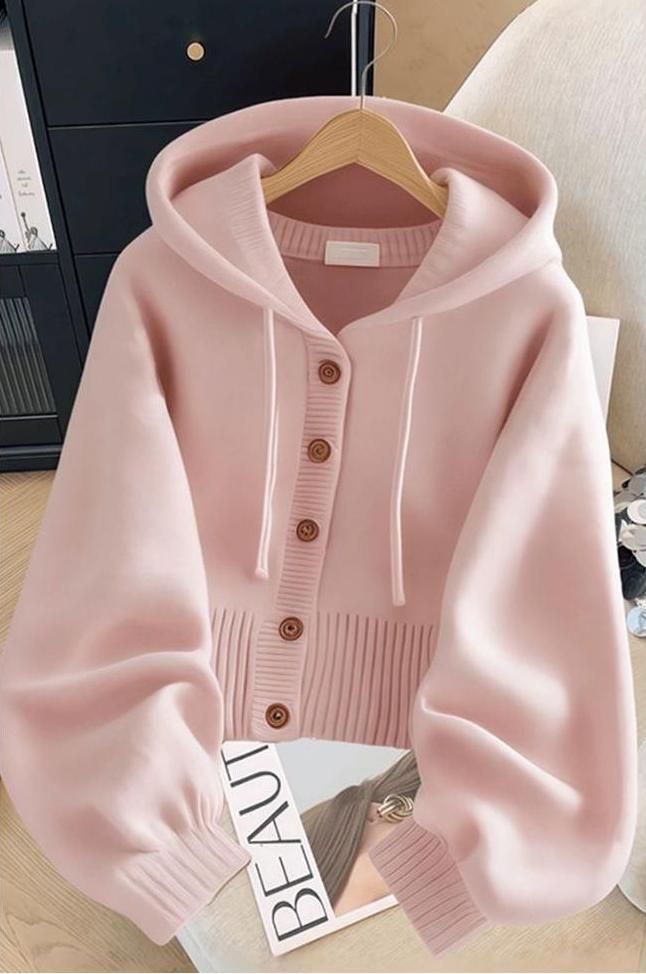 Haut à capuche tendance pour femmes avec fermeture à boutons sur le devant et manches larges Chic & Stil