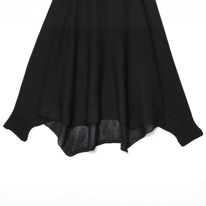 Casual knit sweater for women with a loose fit and a round neck Lune London