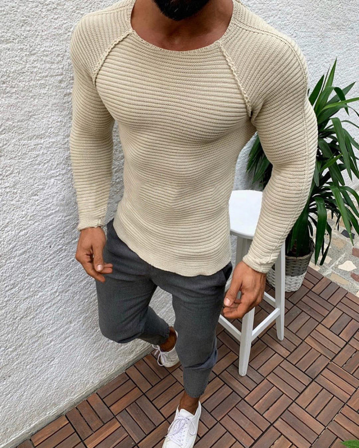 Men's fitted knitted top with breathable texture and chic stylish design