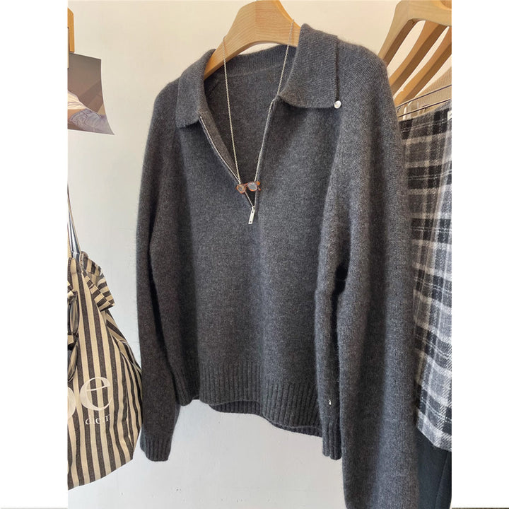 Comfortable sweater for women with high collar and short zipper Lune London