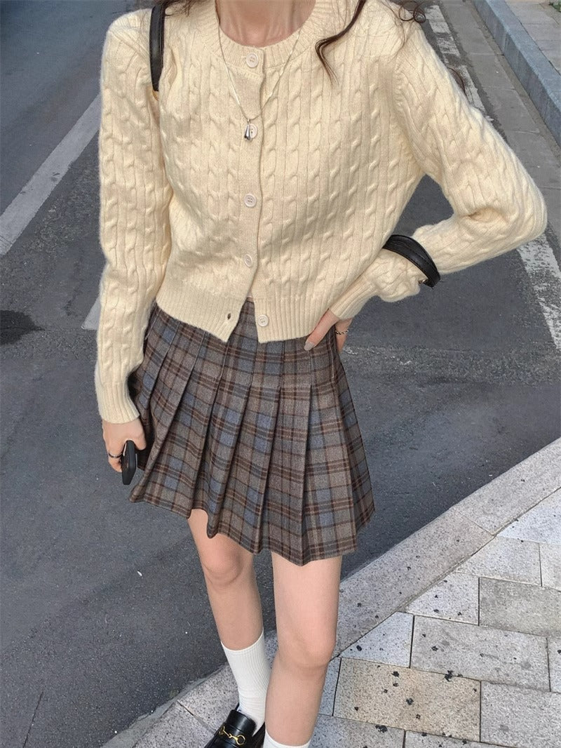 Knit bolero jacket for women with cable stitch structure Lune London