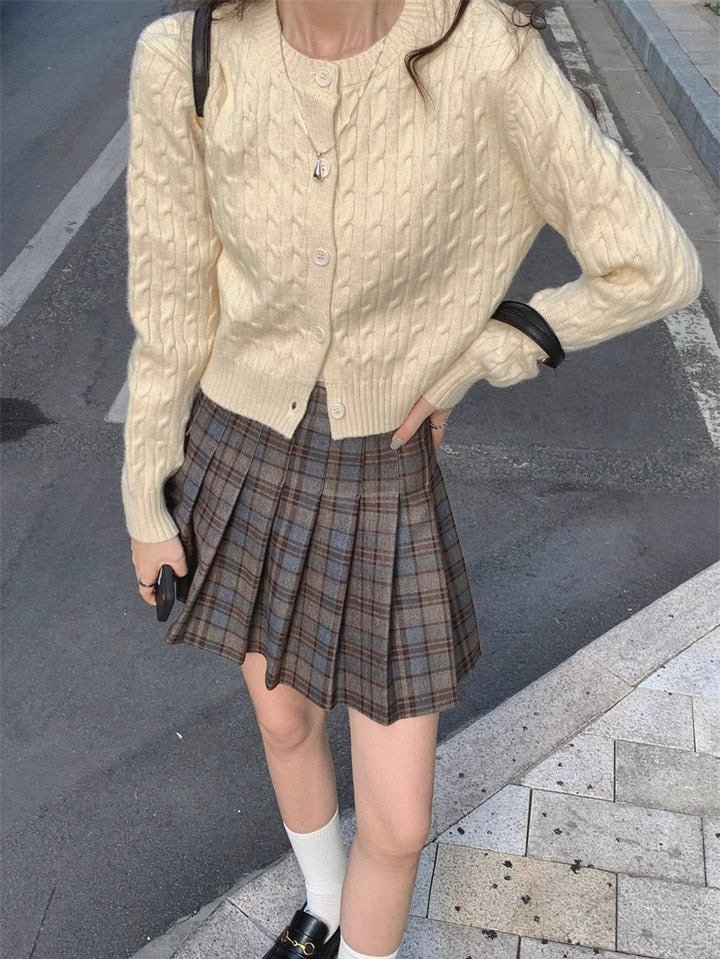 Knit bolero jacket for women with cable stitch structure Lune London