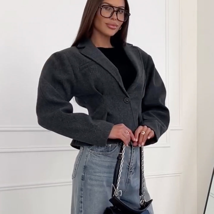 Structured blazer for women with elaborate shoulder pads Lune London