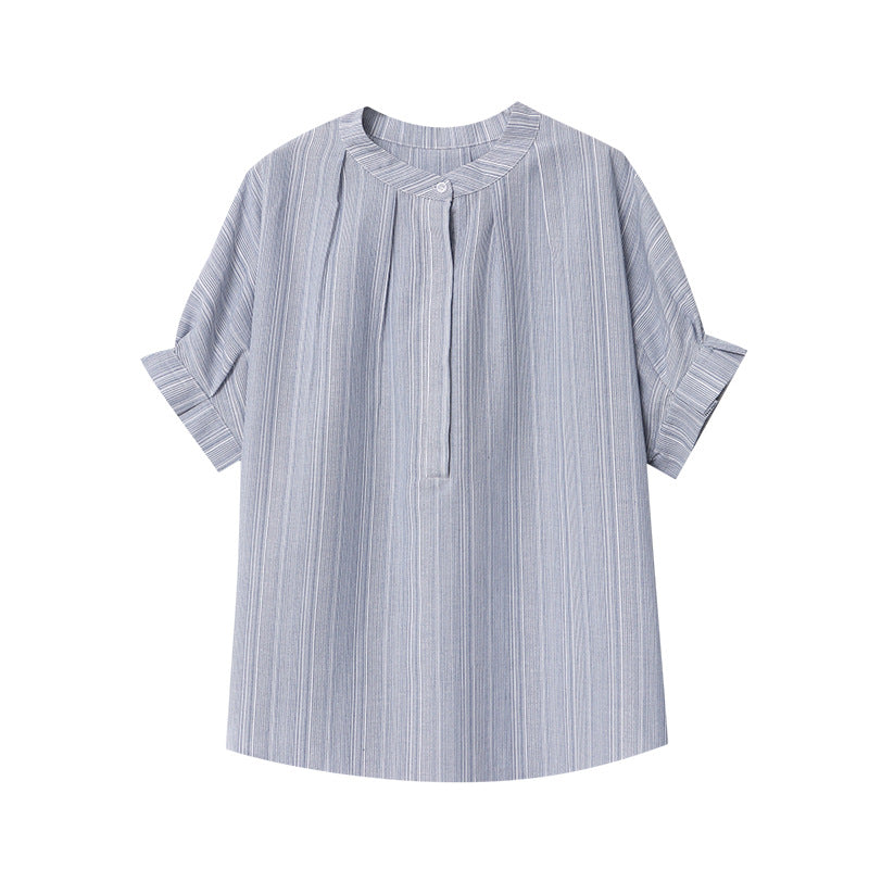 Women short sleeve blouse with textured design and button closure Chic & Stil