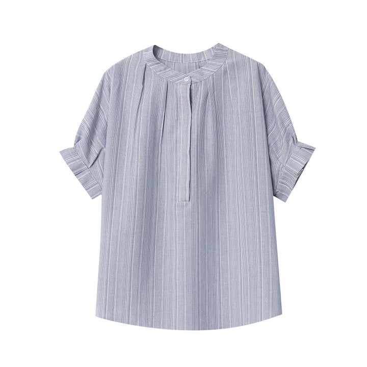 Women short sleeve blouse with textured design and button closure Chic & Stil