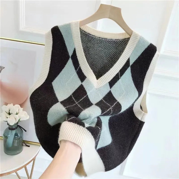 Modern plaid knitted vest for ladies Lune London