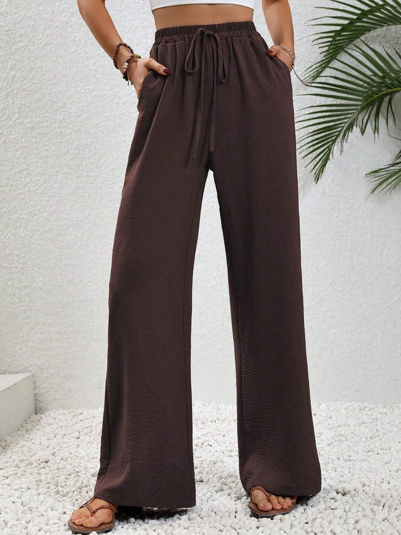 Casual palazzo pants for women with elastic waistband and practical pockets Lune London